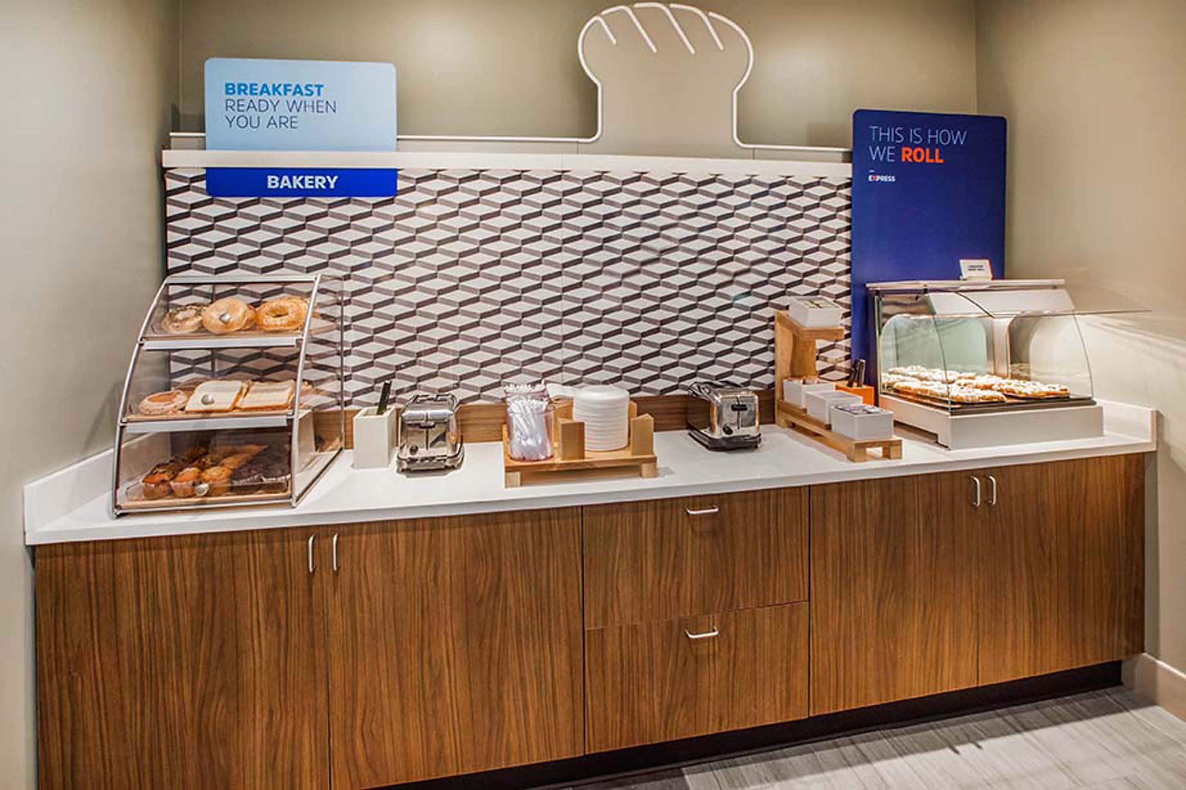 Holiday Inn Express Hotel & Suites Lexington By Ihg Zewnętrze zdjęcie