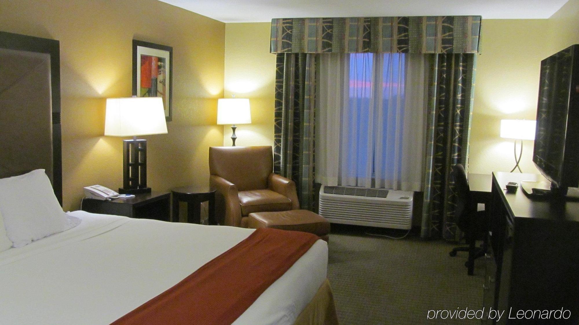 Holiday Inn Express Hotel & Suites Lexington By Ihg Pokój zdjęcie